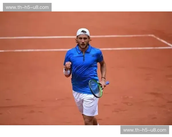 比分戴维斯杯：把握赛场每一刻，体验震撼对决